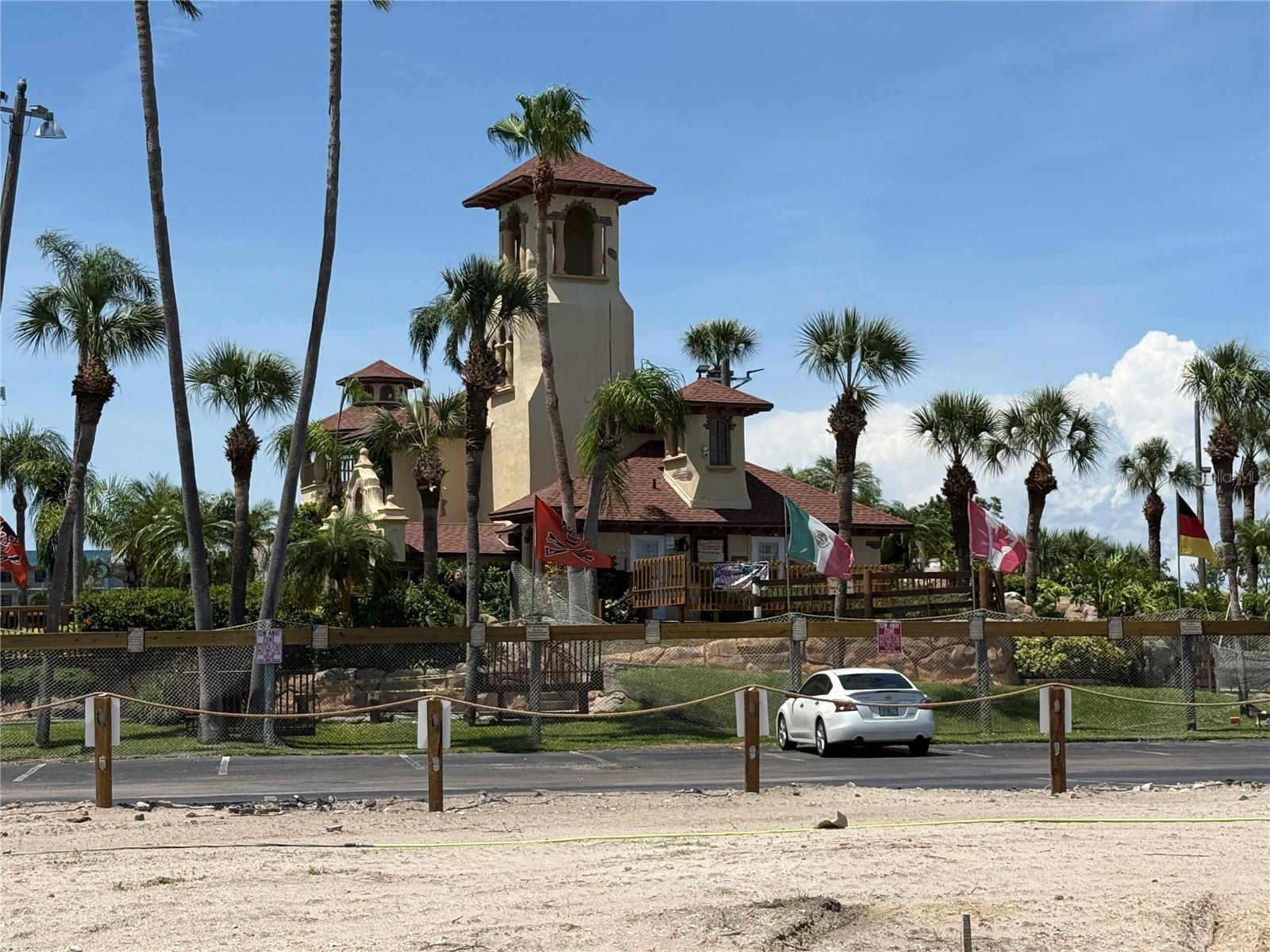 BAY SHORES YACHT & TENNIS CLUB - Residential