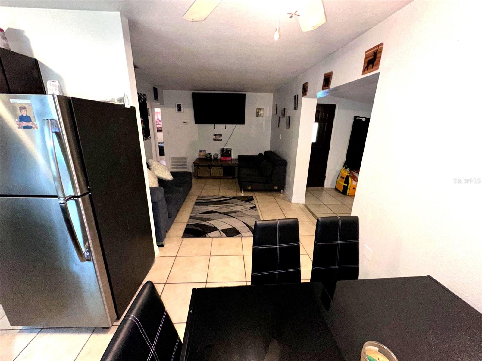 ACADEMY MANOR UNIT 01 - Residential Lease