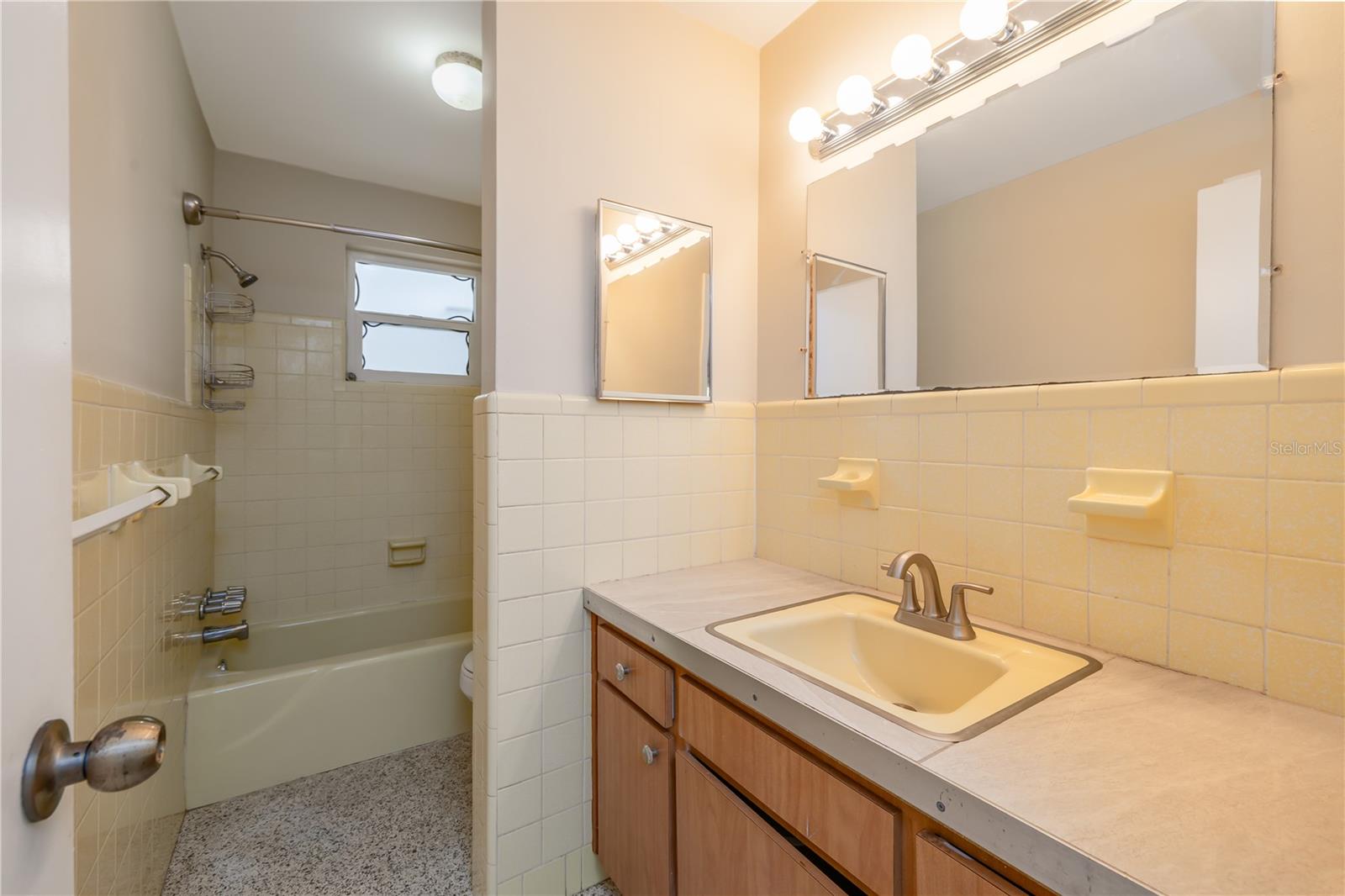 ELLISON HOMES ROYAL - Residential