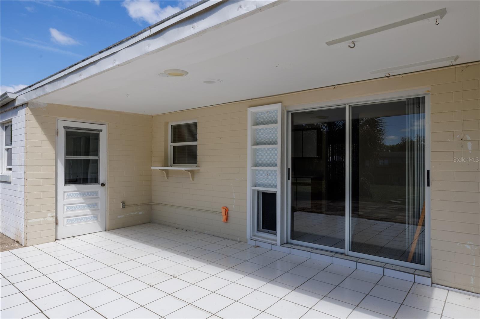 ELLISON HOMES ROYAL - Residential