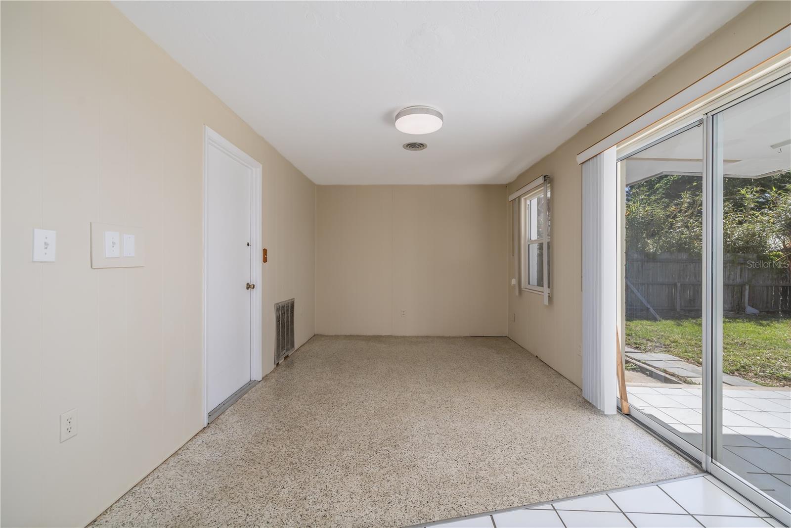 ELLISON HOMES ROYAL - Residential