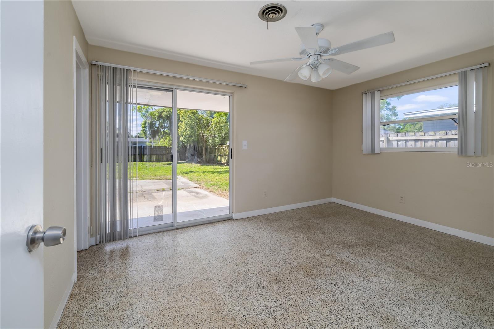 ELLISON HOMES ROYAL - Residential