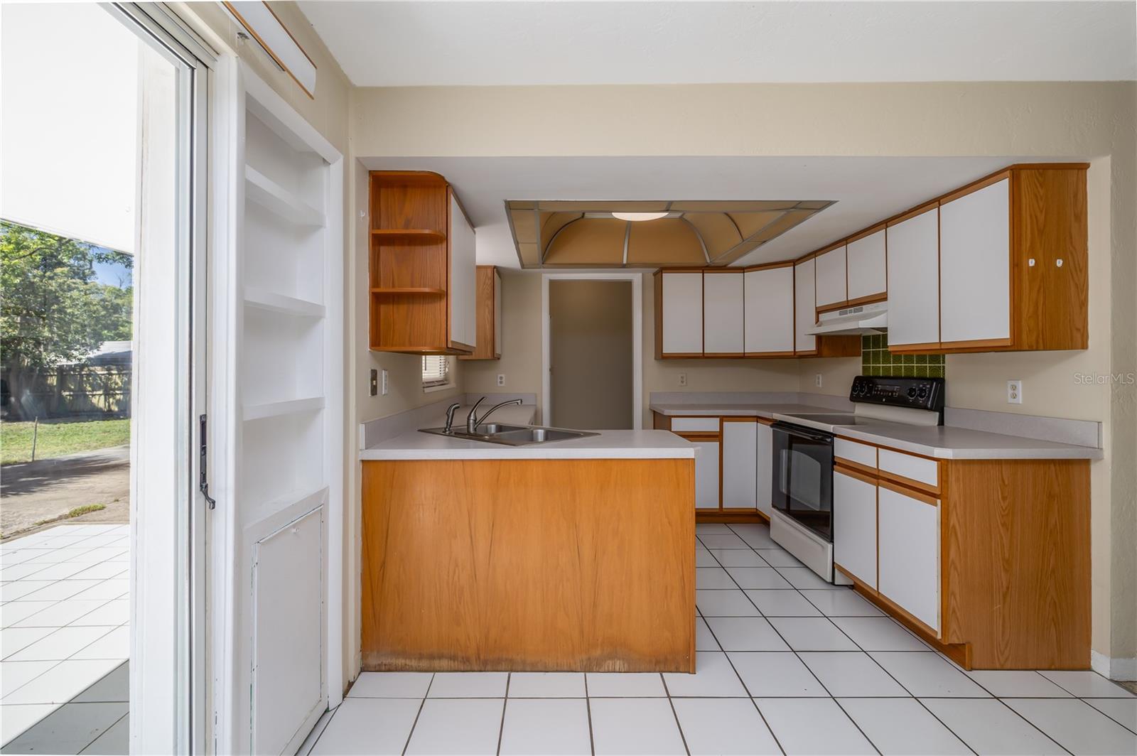 ELLISON HOMES ROYAL - Residential