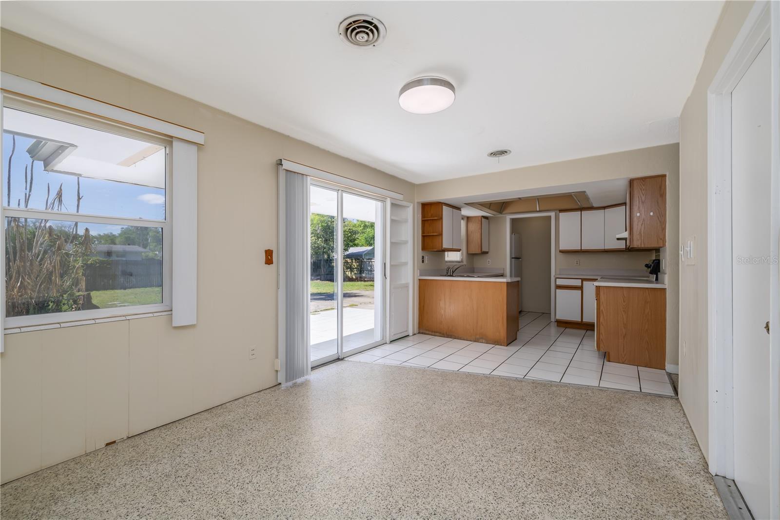 ELLISON HOMES ROYAL - Residential