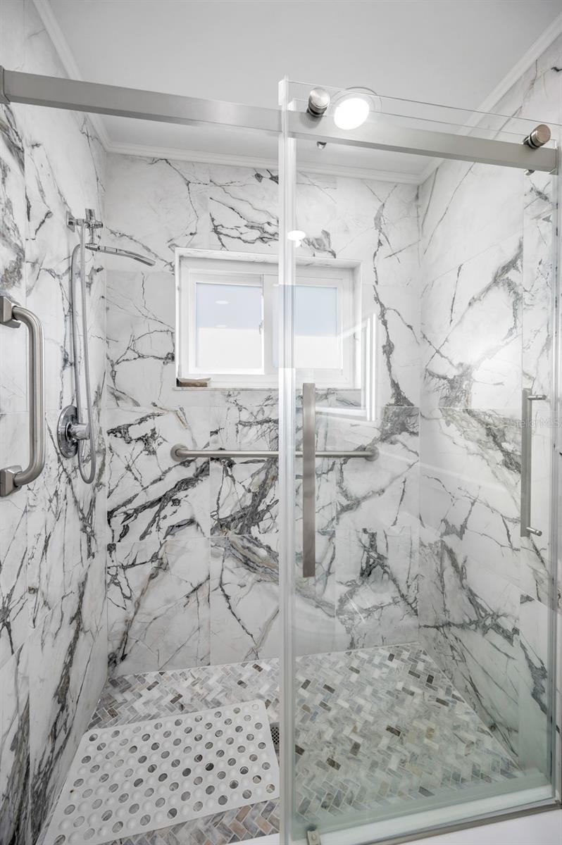 ANCHORAGE OF TARPON LAKE UNIT THREE THE - Residential