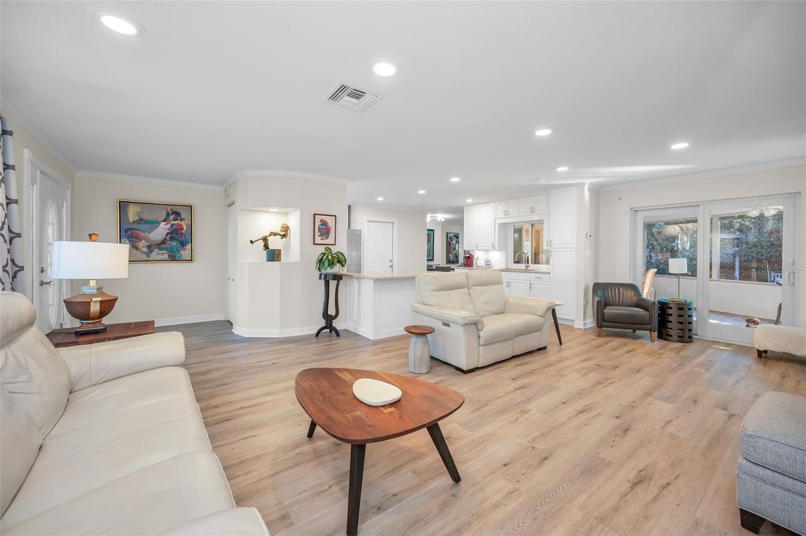 ANCHORAGE OF TARPON LAKE UNIT THREE THE - Residential