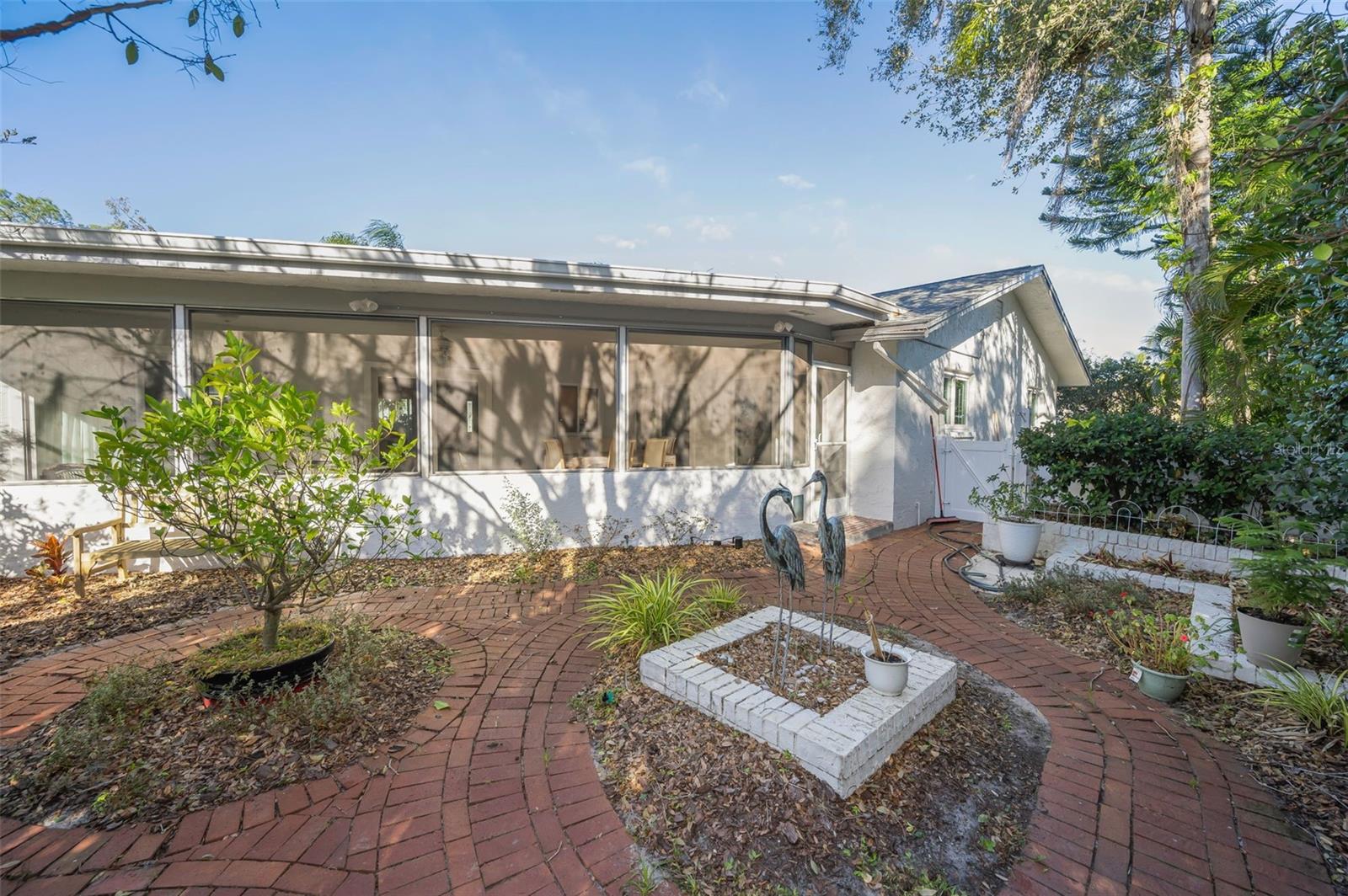 ANCHORAGE OF TARPON LAKE UNIT THREE THE - Residential