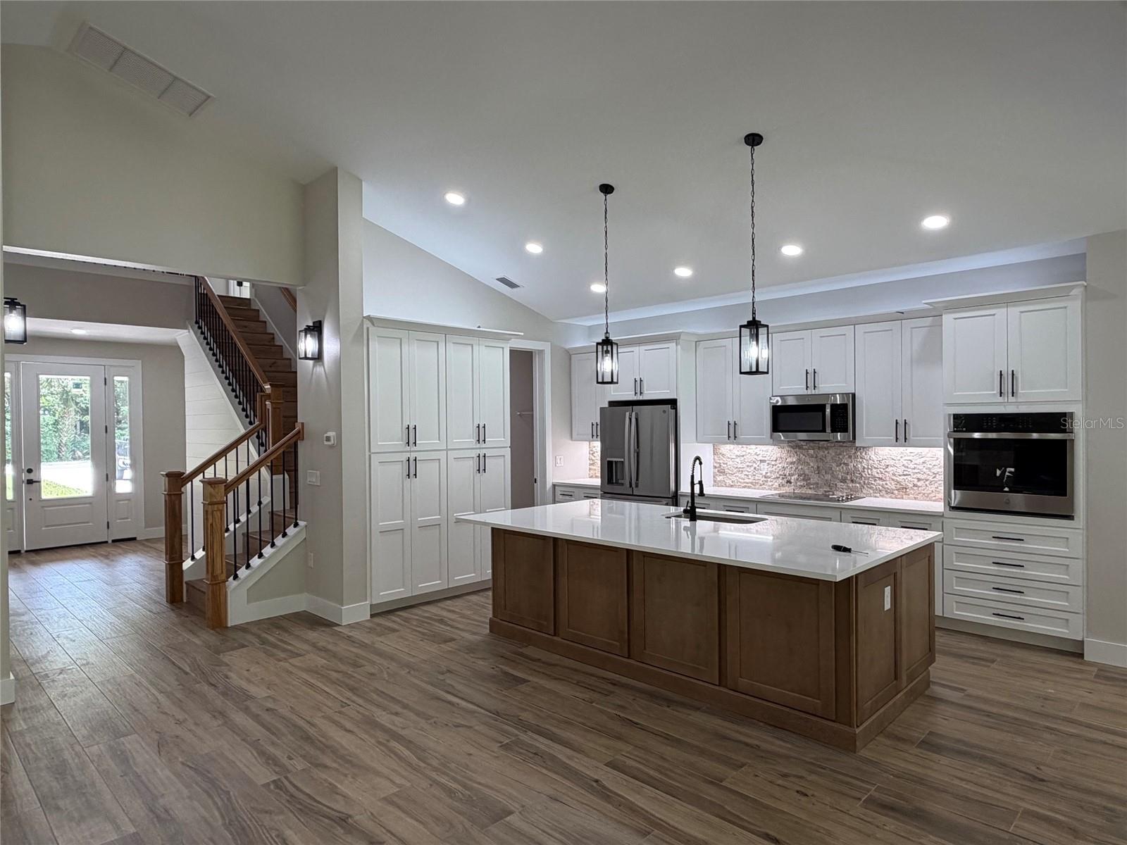 LAKE HARNEY RANCH ESTATES 3RD SEC - Residential