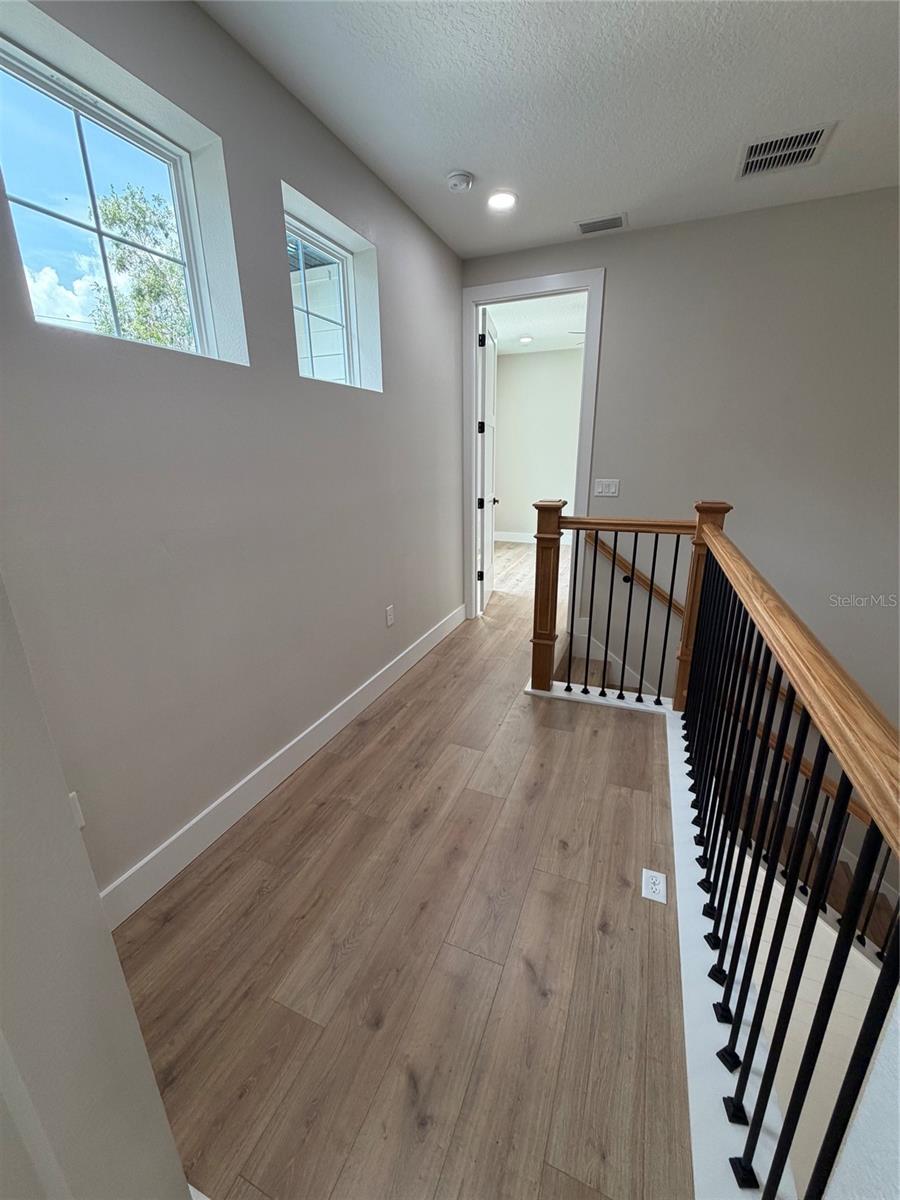 LAKE HARNEY RANCH ESTATES 3RD SEC - Residential