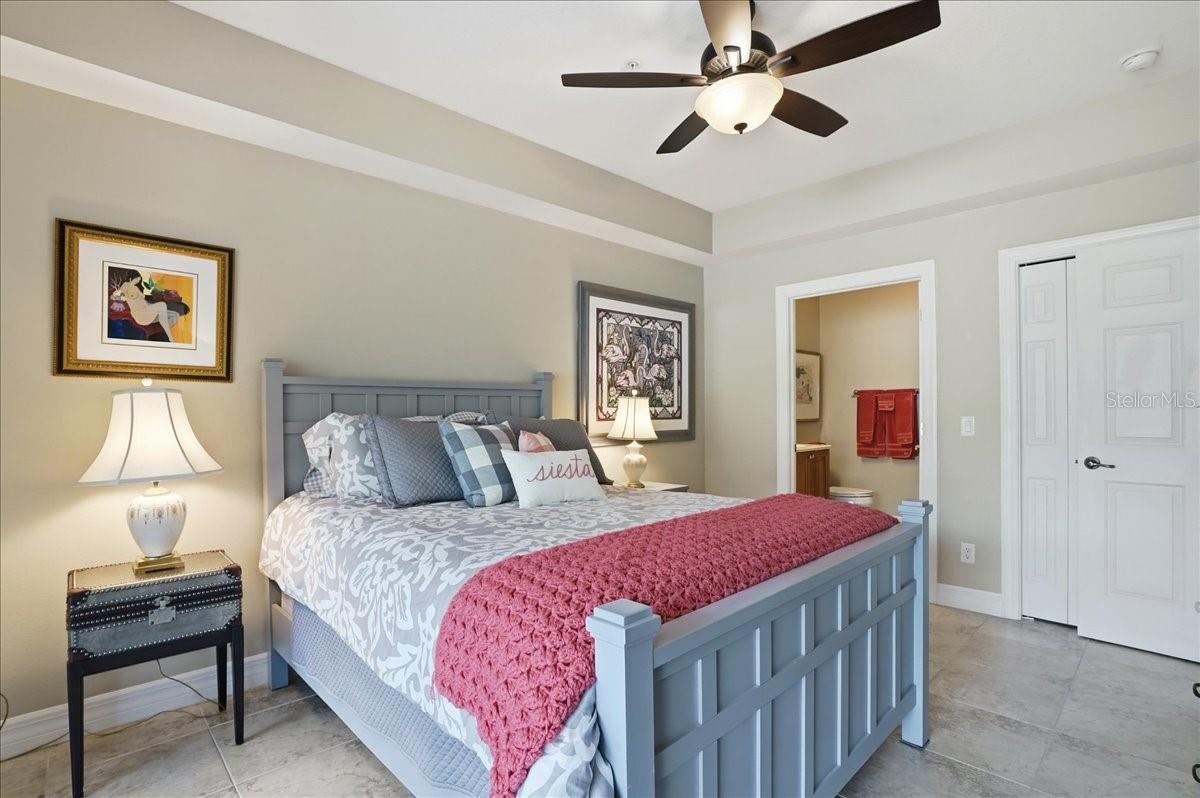 VENETIAN SHORES - Residential