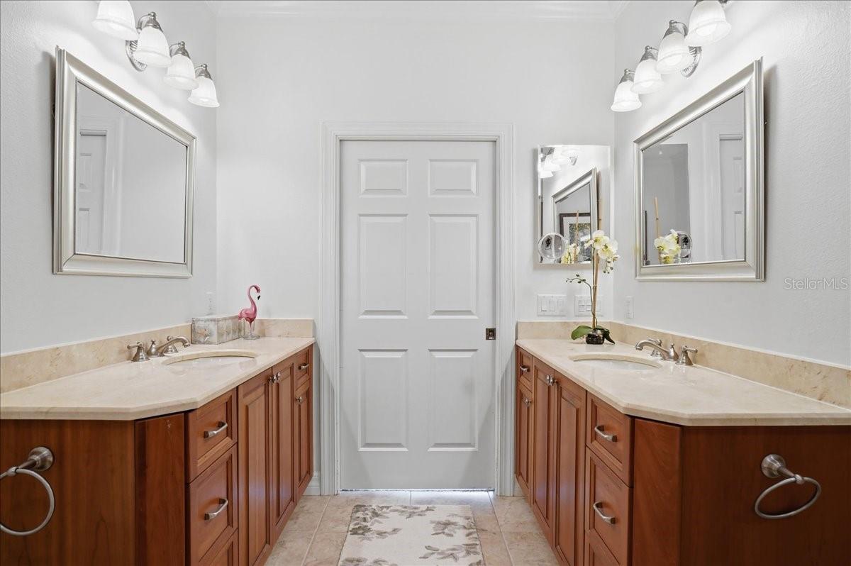 VENETIAN SHORES - Residential