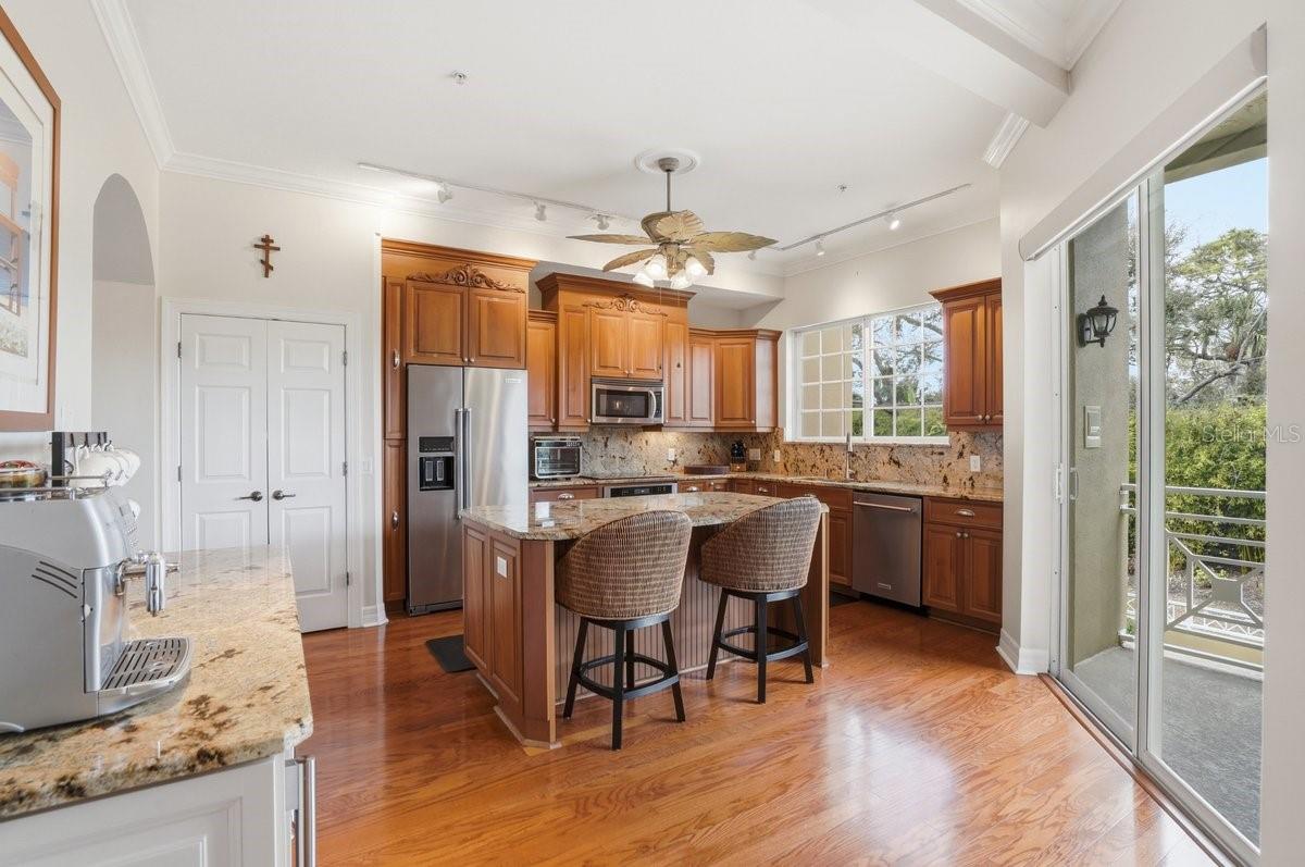 VENETIAN SHORES - Residential