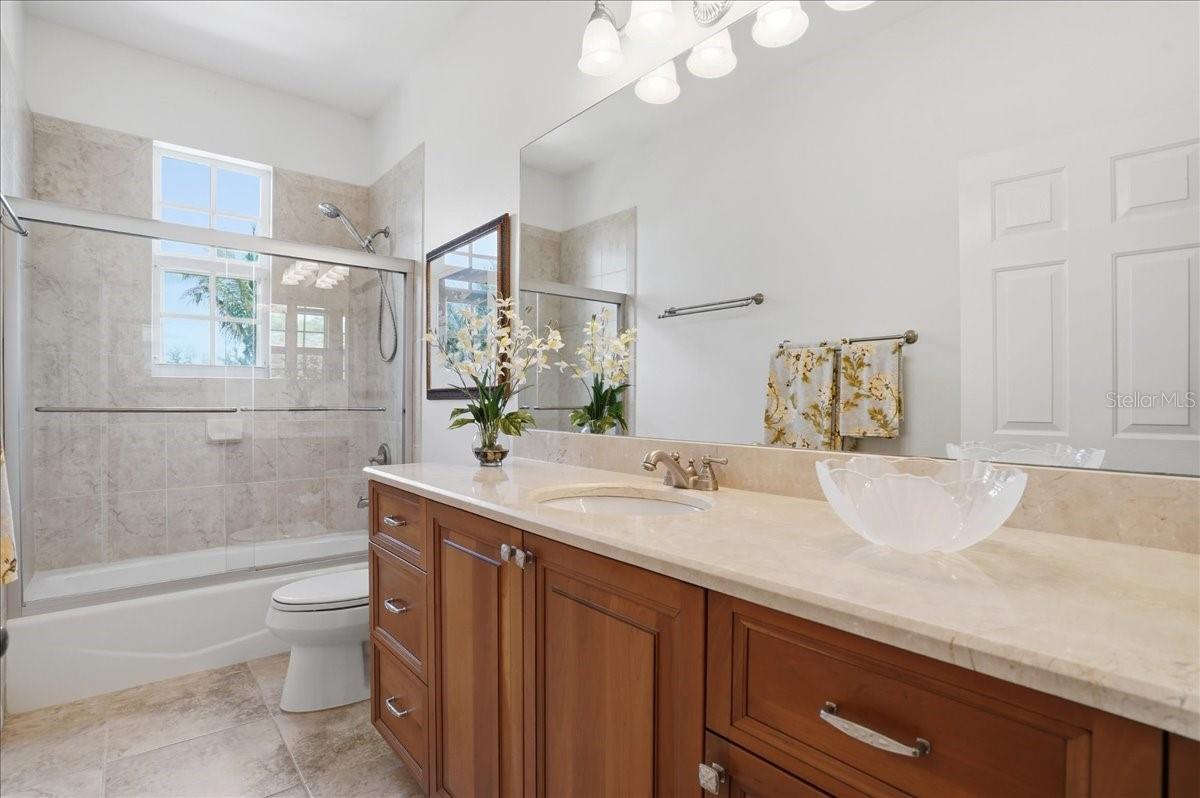 VENETIAN SHORES - Residential