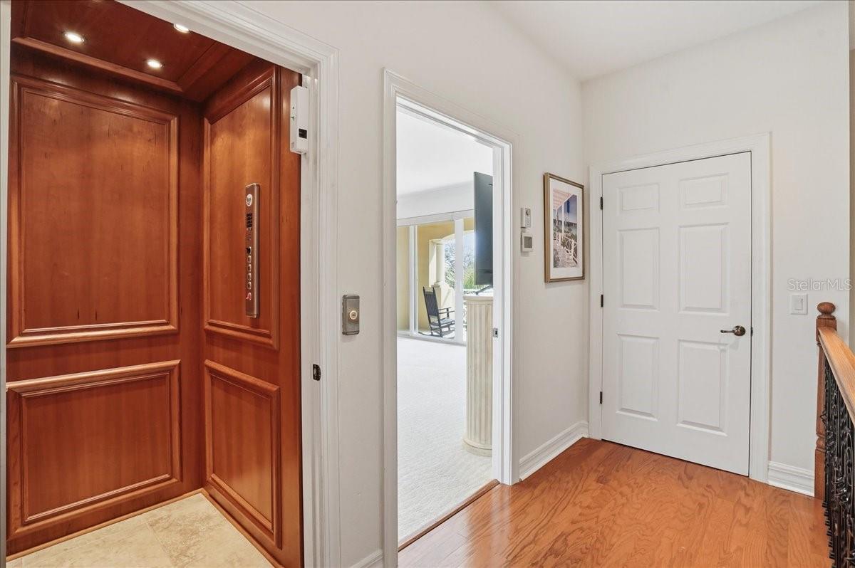 VENETIAN SHORES - Residential