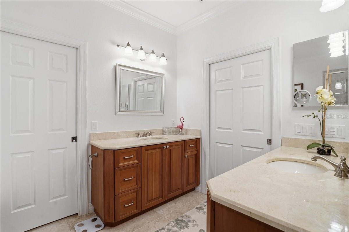 VENETIAN SHORES - Residential