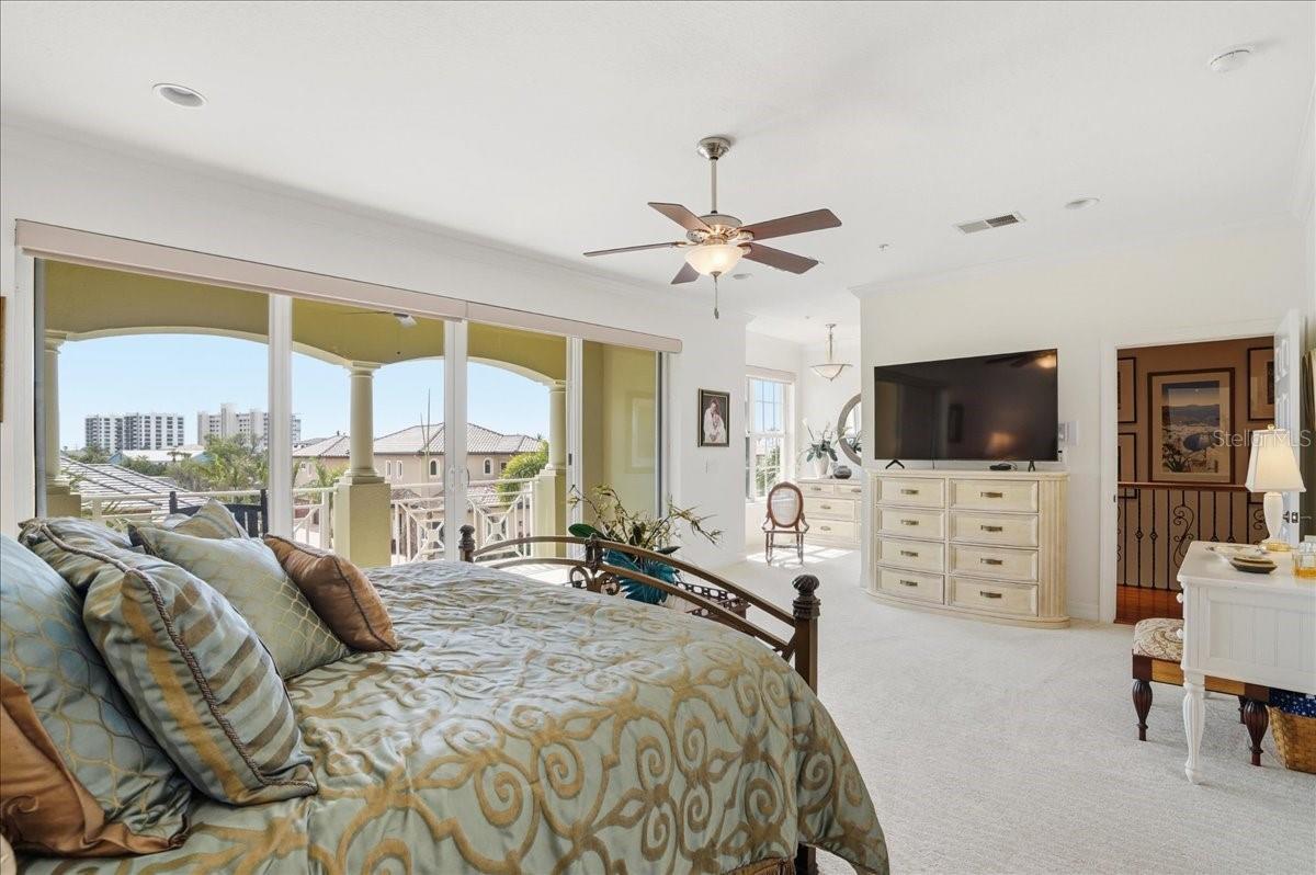 VENETIAN SHORES - Residential