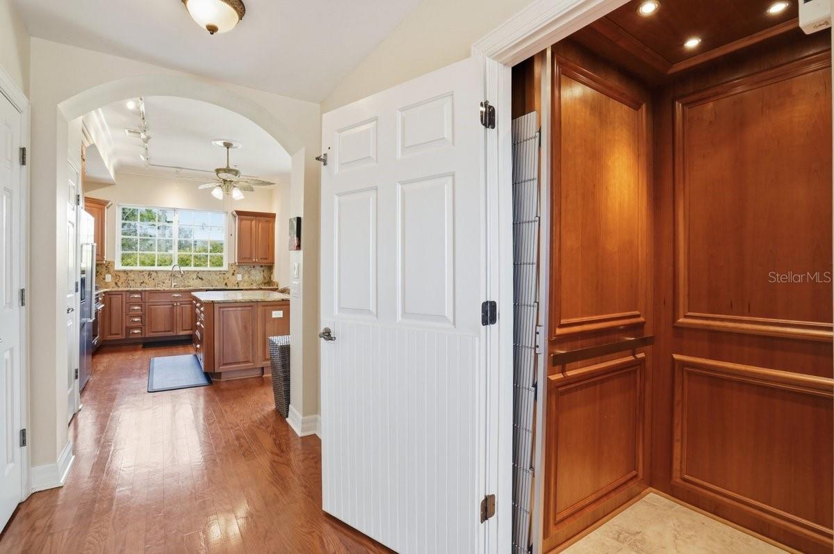 VENETIAN SHORES - Residential