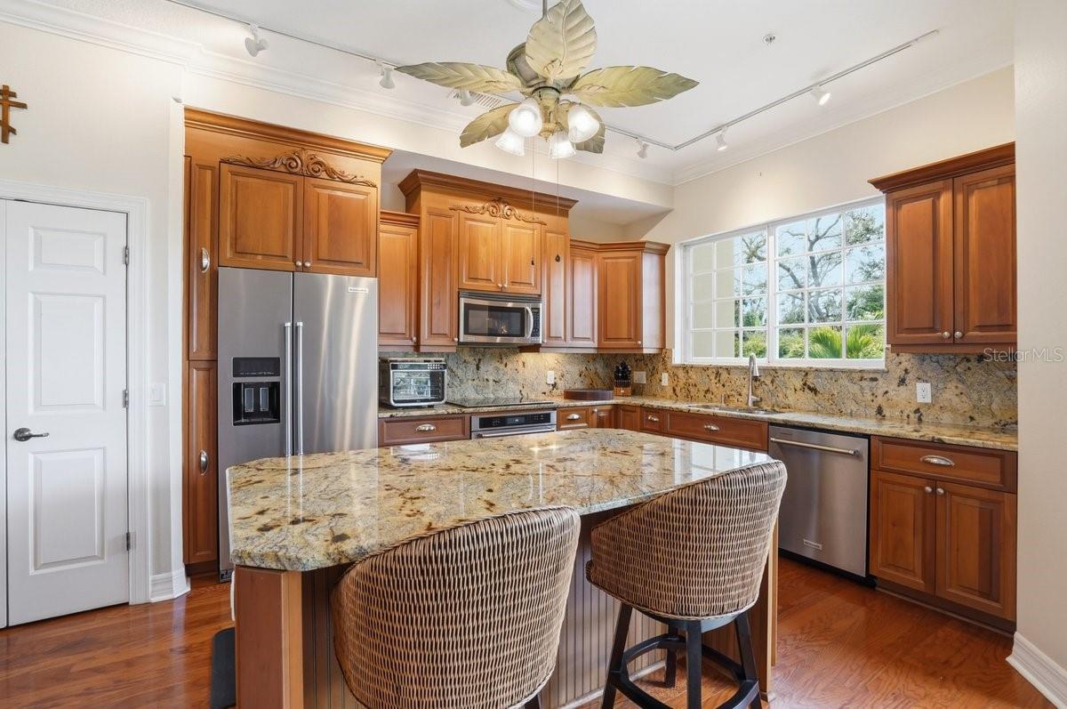 VENETIAN SHORES - Residential