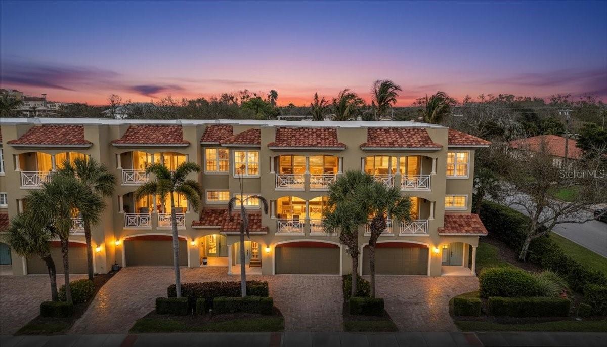 VENETIAN SHORES - Residential