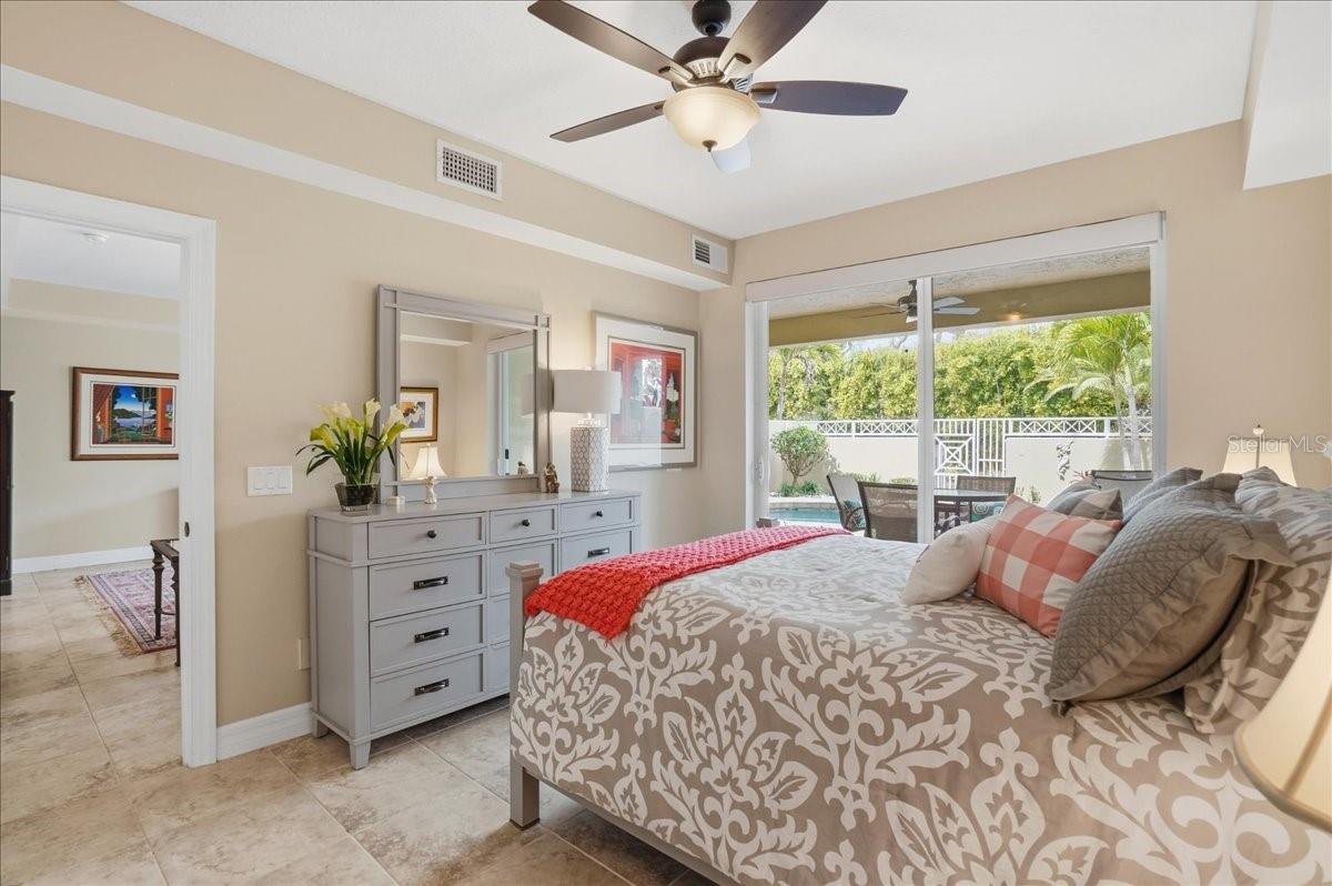 VENETIAN SHORES - Residential