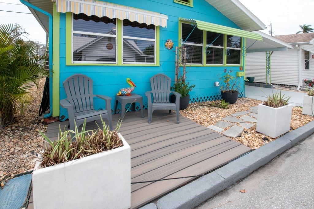 Photo of 11 Lafayette Street, Bradenton, FL 34208 (MLS # TB8370282)
