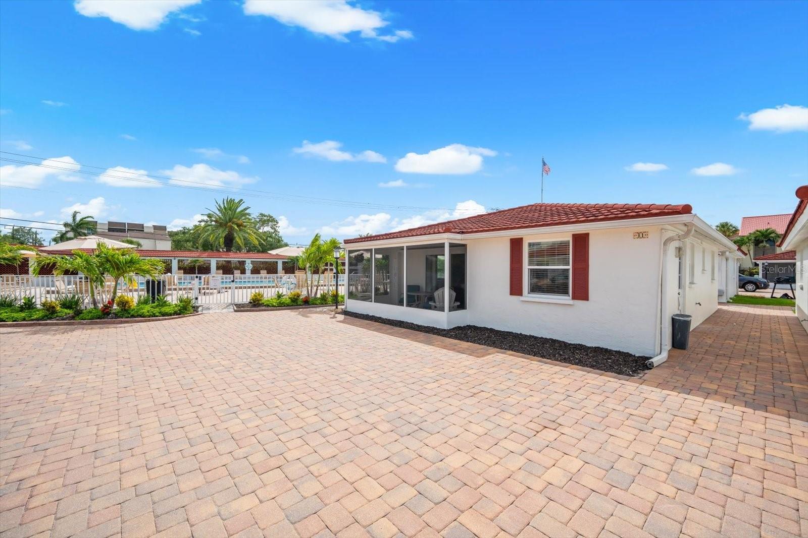 6154 MIDNIGHT PASS ROAD B1
