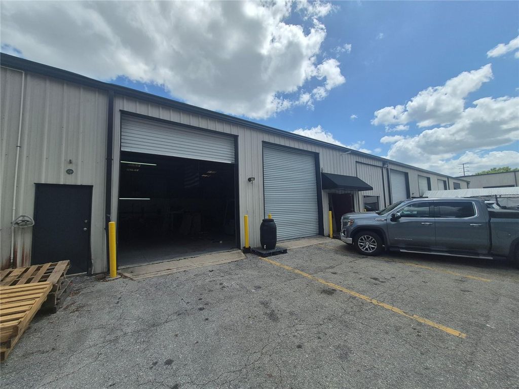 Photo of 1635 Dale Mabry Highway, Lutz, FL 33548 (MLS # TB8499007)