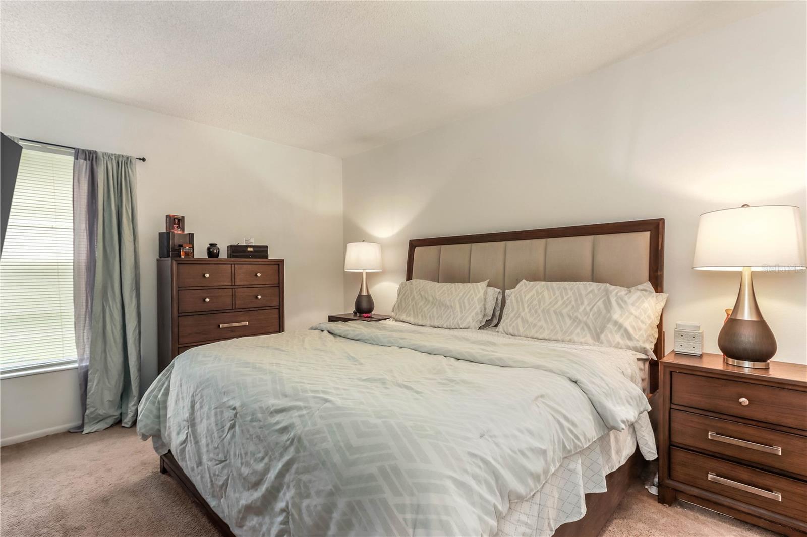 NORTH OAKS CONDO I - Residential