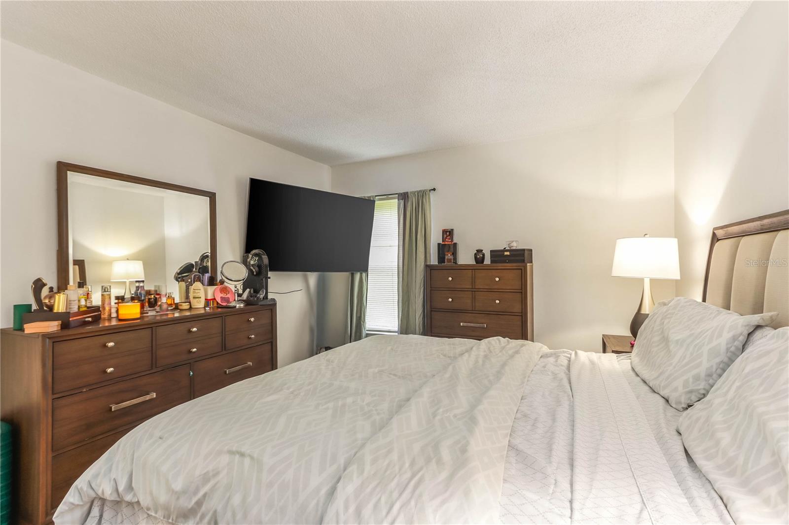 NORTH OAKS CONDO I - Residential