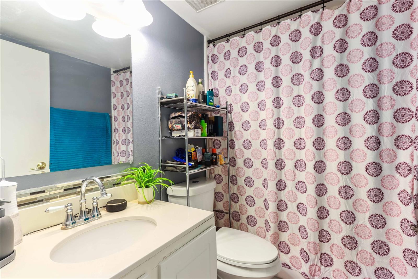 NORTH OAKS CONDO I - Residential