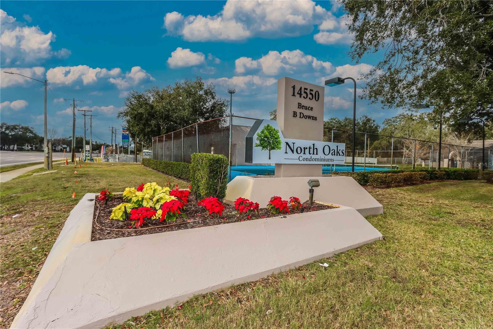 NORTH OAKS CONDO I - Residential