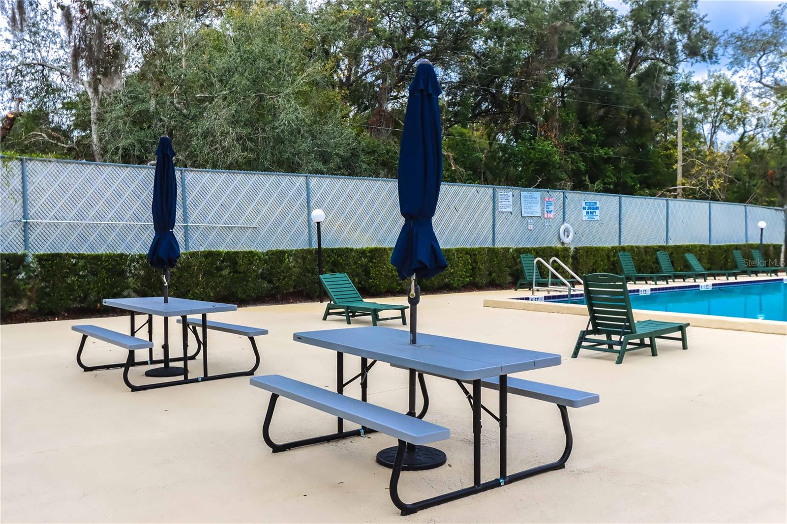 NORTH OAKS CONDO I - Residential