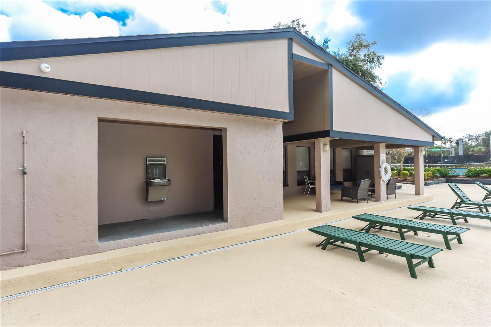 NORTH OAKS CONDO I - Residential