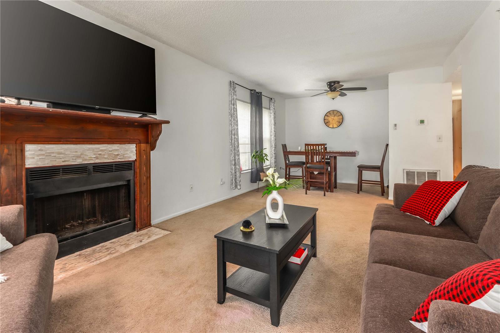 NORTH OAKS CONDO I - Residential