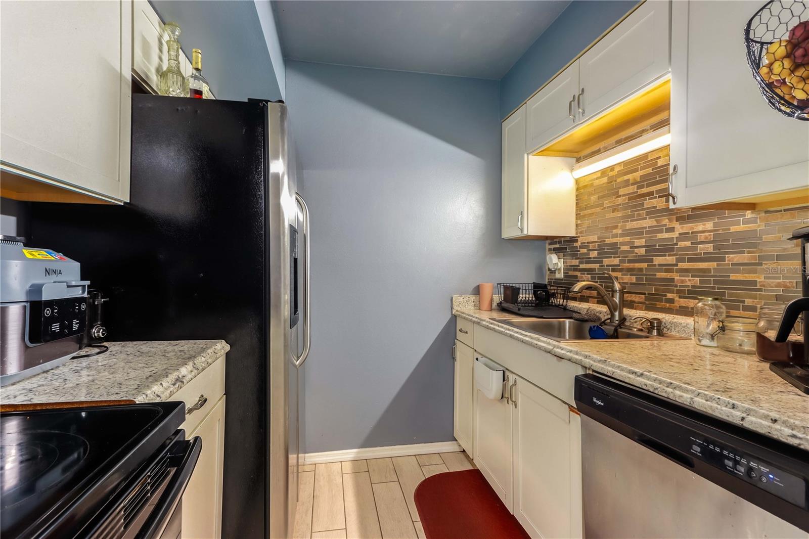 NORTH OAKS CONDO I - Residential