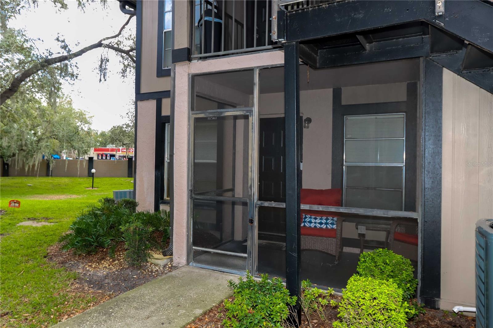 NORTH OAKS CONDO I - Residential