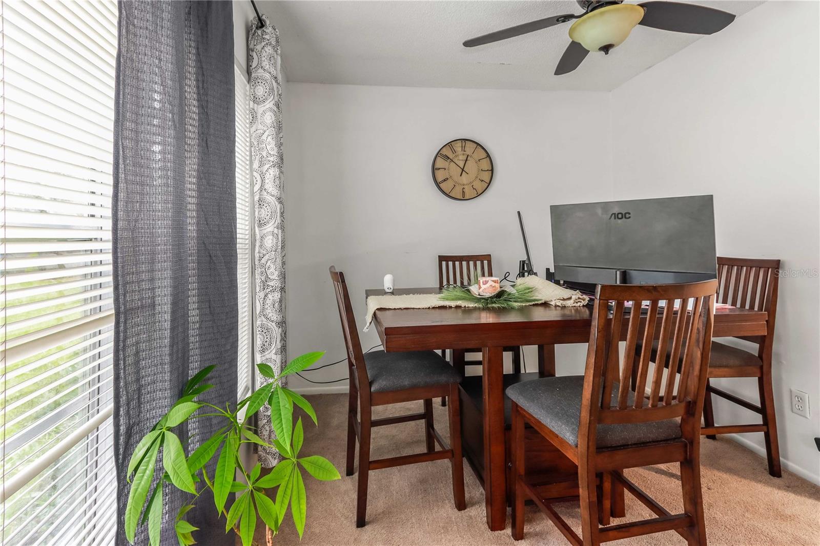 NORTH OAKS CONDO I - Residential