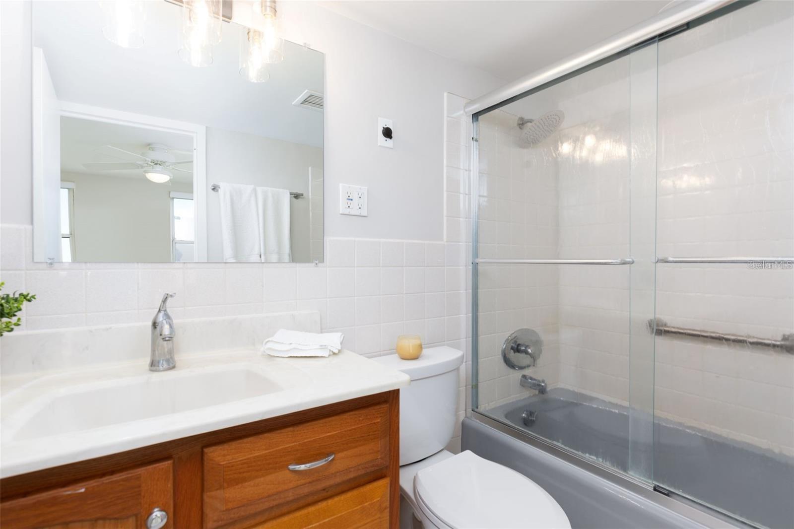 PARADISE ISLAND TOWERS CONDO - Residential Lease