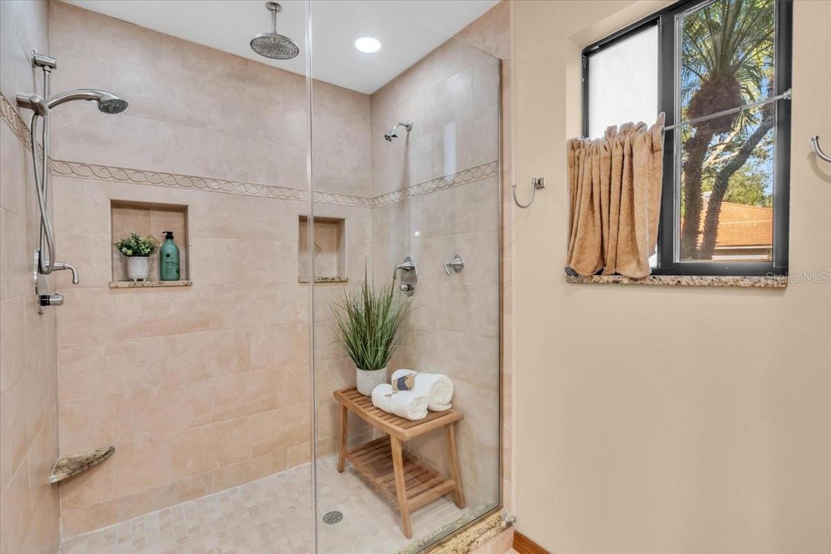 RIVERVIEW LANDINGS - Residential