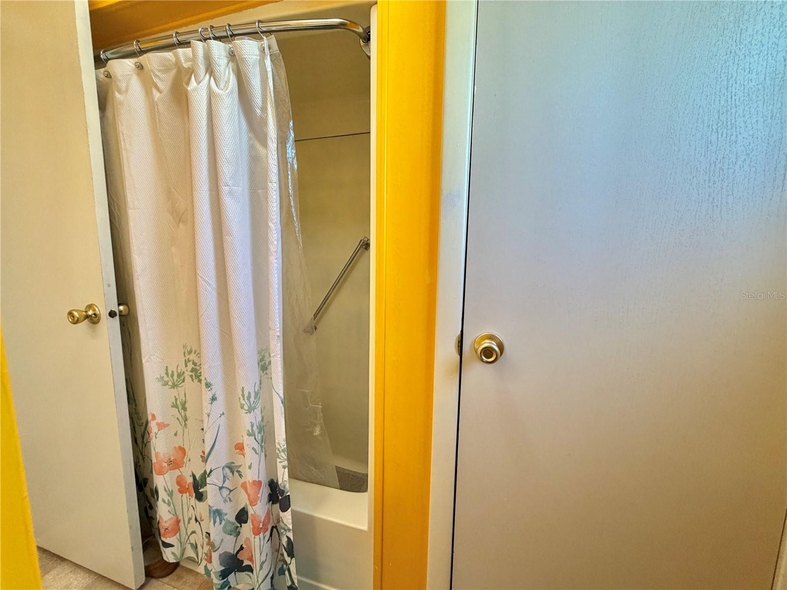 HAWTHORNE AT LEESBURG A COOP - Residential