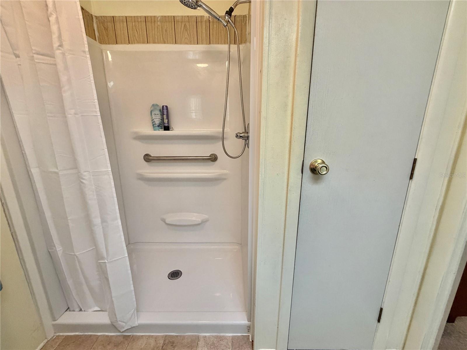 HAWTHORNE AT LEESBURG A COOP - Residential