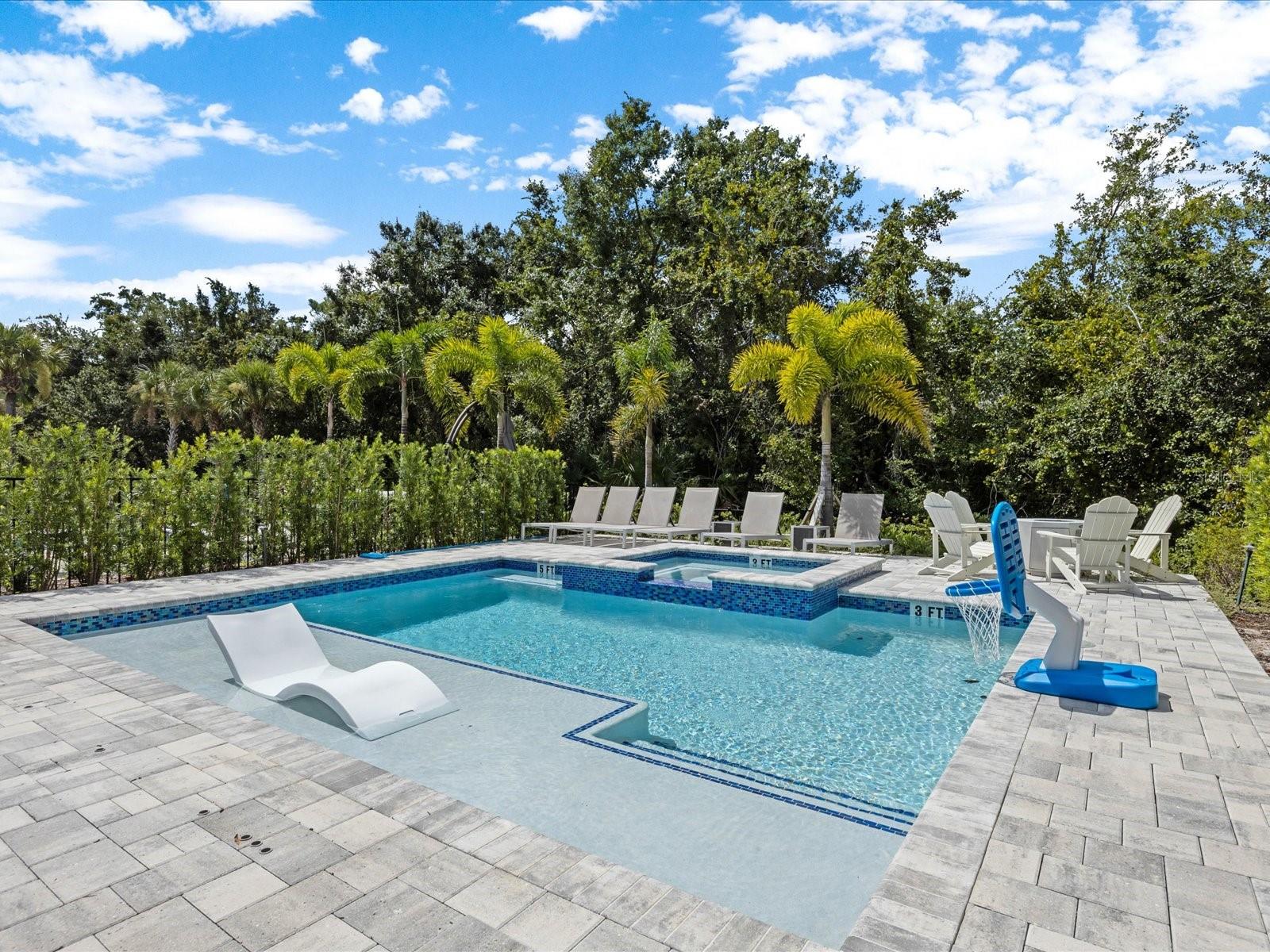 832 DESERT MOUNTAIN COURT