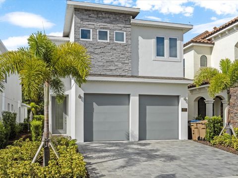 Photo of 832 Desert Mountain Court, Reunion, FL 34747 (MLS # O6371314)