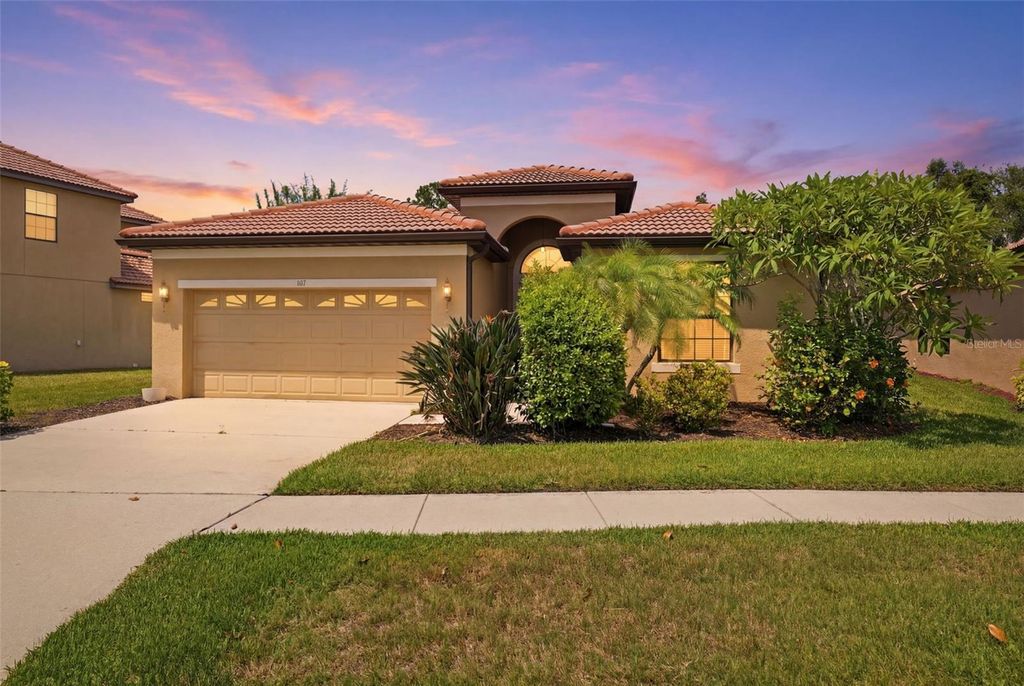 Photo of 107 Silver Falls Dr, Apollo Beach, FL 33572 (MLS # W7885984)