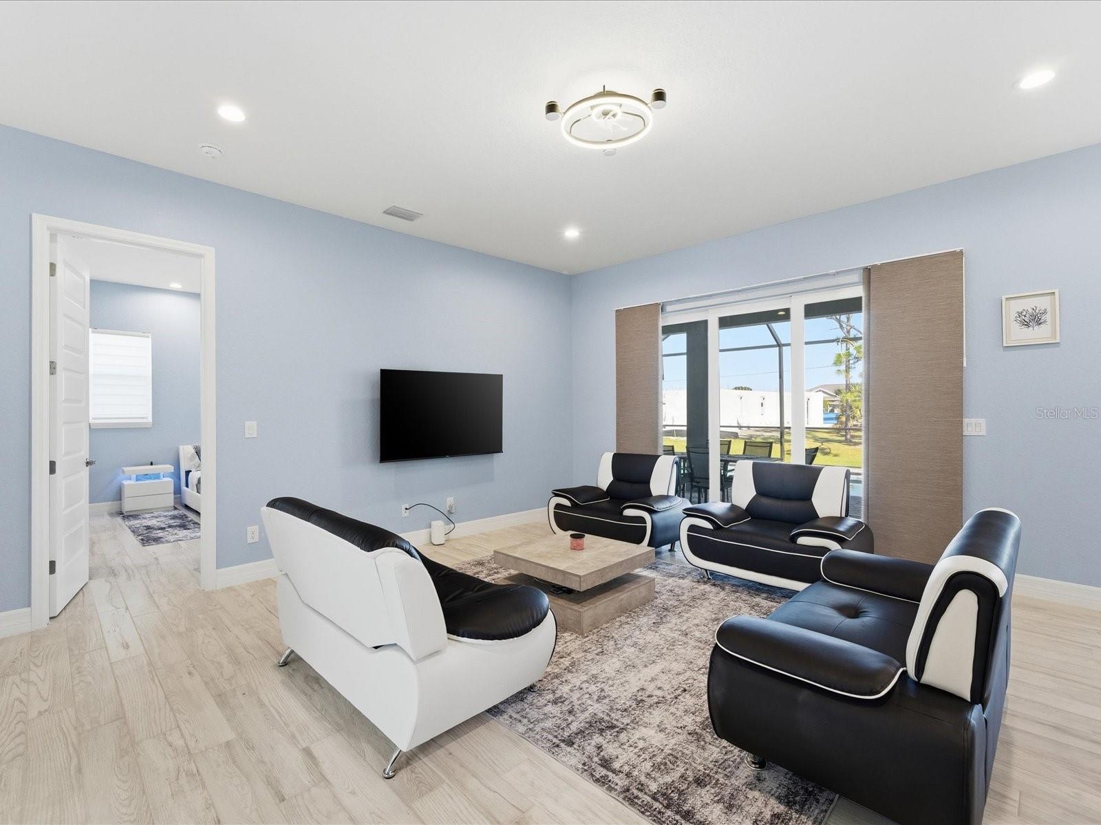 ROTONDA WEST-PINE VLY - Residential