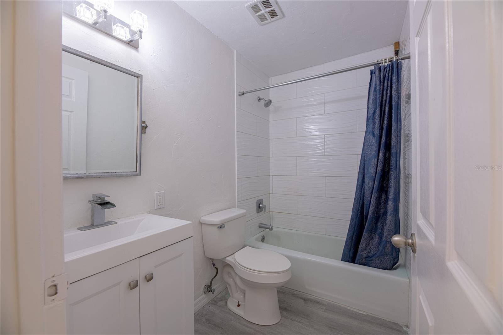 FAIRWAY OAKS - Residential