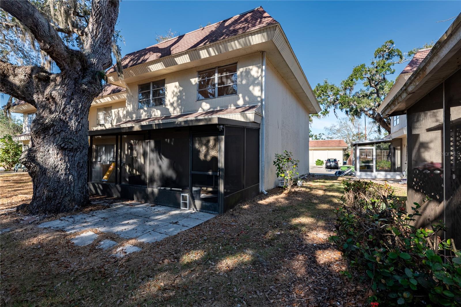 FAIRWAY OAKS - Residential