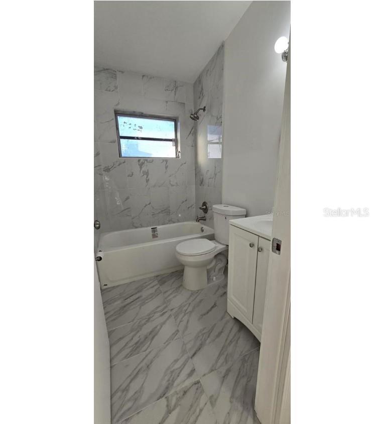 VENICE GARDENS - Residential Lease