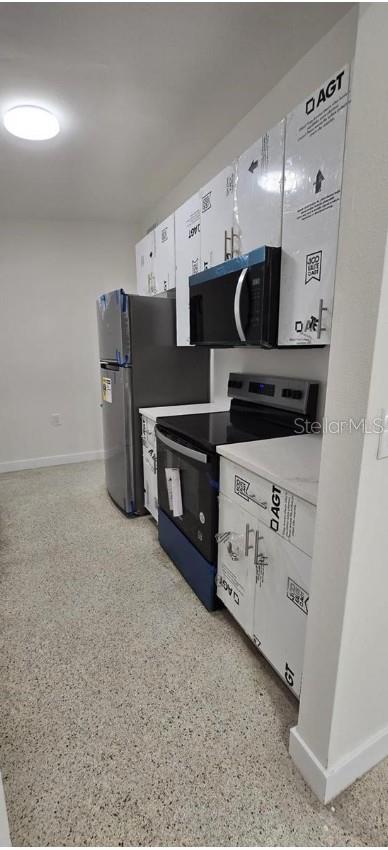 VENICE GARDENS - Residential Lease