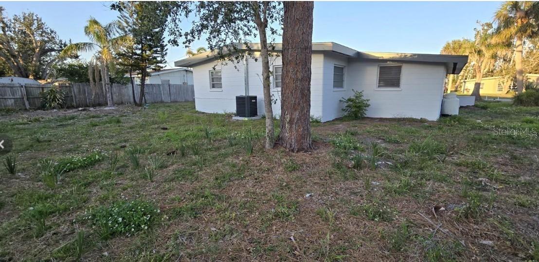 VENICE GARDENS - Residential Lease